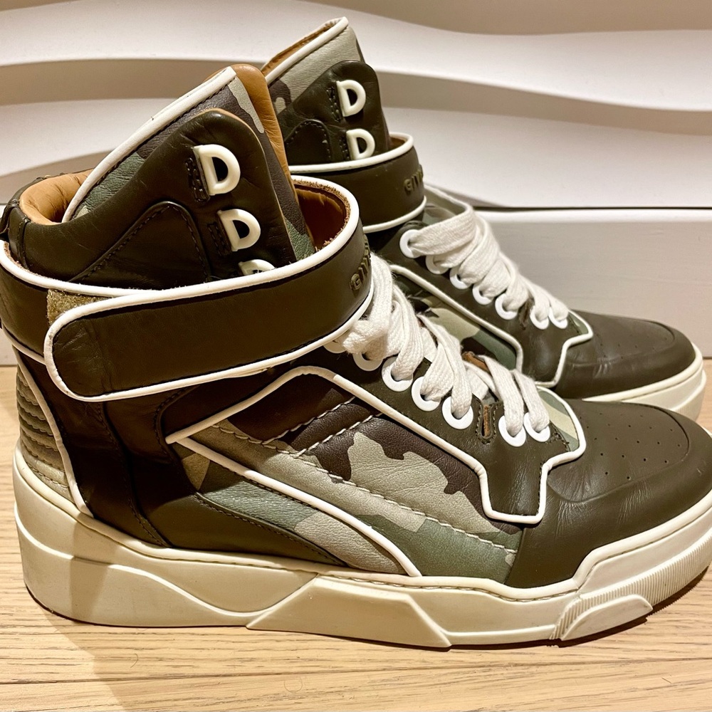 Givenchy Sneakers